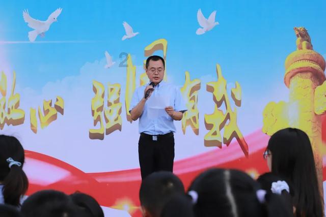 我跟男朋友相处了三个多月，他是我以前同事，我们很快就发生了性关系，他说我是他第一个女人？游戏画面